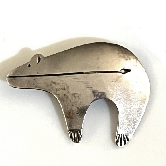 Signed - Jerry Johnson Navajo. Vintage Sterling Silver Spirit Bear pin / brooch